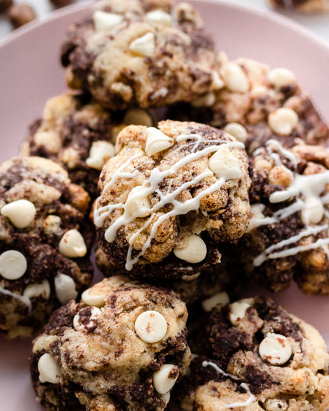 Keto Cookies N' Cream Cookies!
